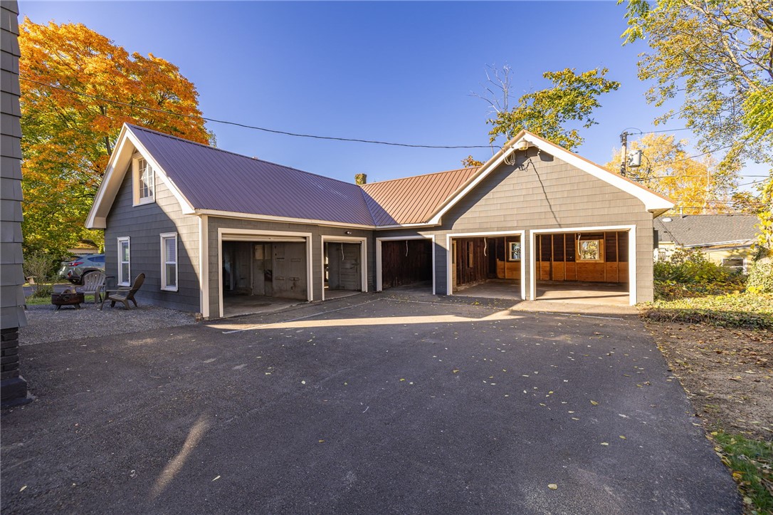 286 Spencer Road Irondequoit, NY 14609 - Photo 41 of 50 Doors open