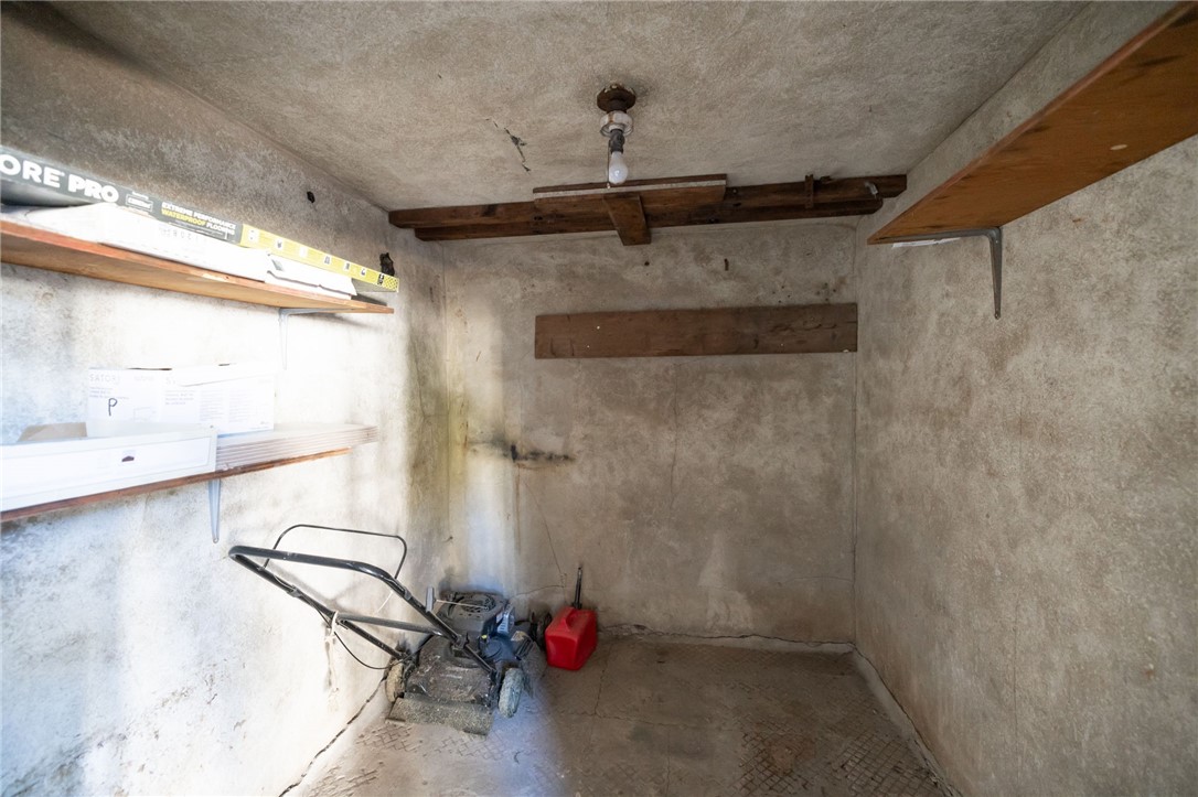 286 Spencer Road Irondequoit, NY 14609 - Photo 48 of 50 Inside built-in cooler