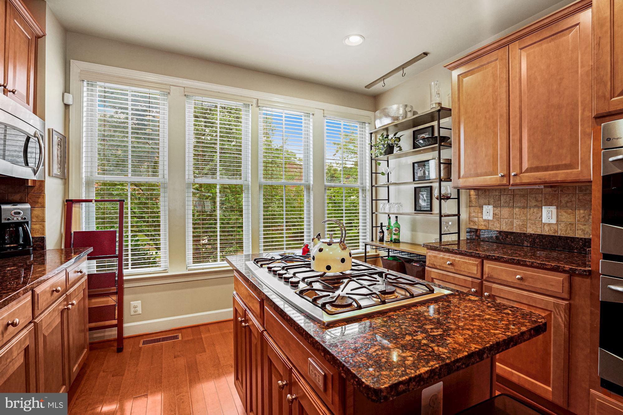 3308 Kemper Road Arlington, VA 22206 - Photo 5 of 38 Gallery Image 5