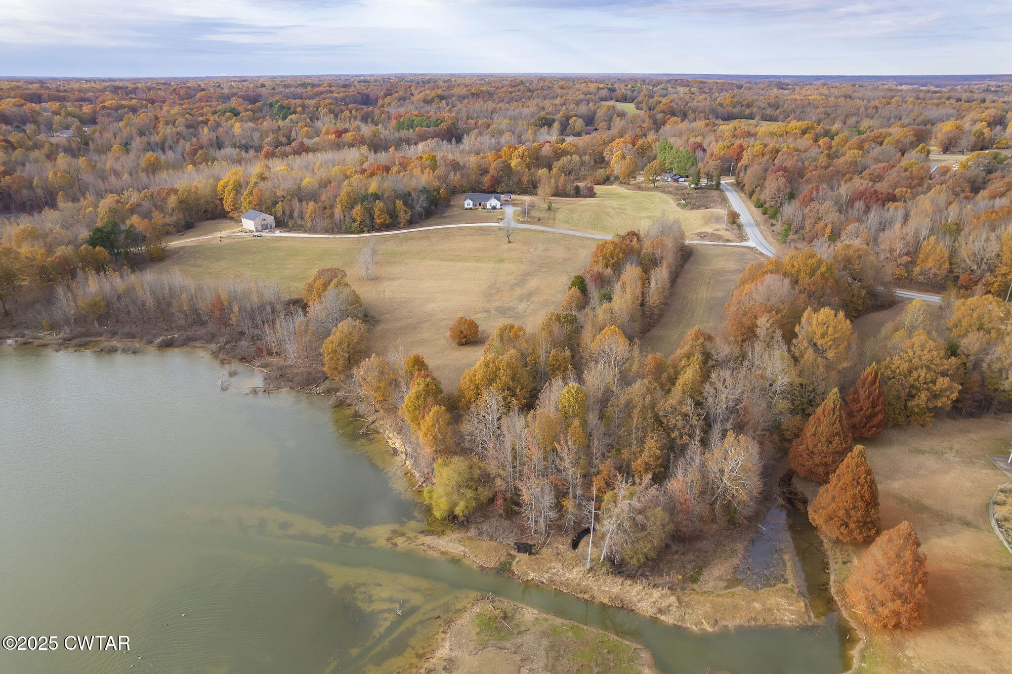 4 Vaughns Grove Road Trenton, TN 38382 - Photo 7 of 30 a view of lake and mountain