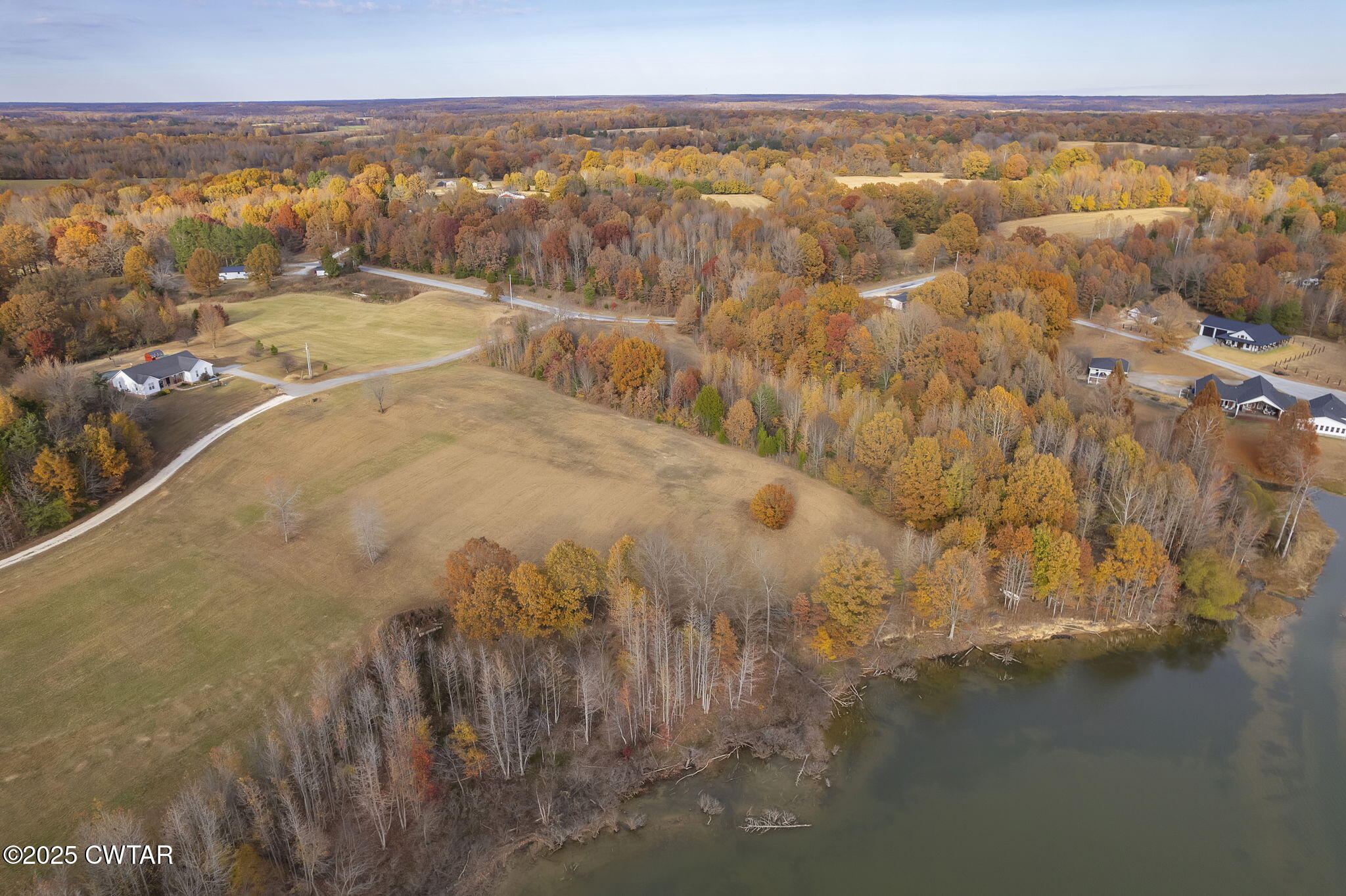 4 Vaughns Grove Road Trenton, TN 38382 - Photo 9 of 30 a view of city and ocean