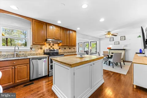 $565,000 | 132 Red Fox Circle, Glen Burnie, MD 21061