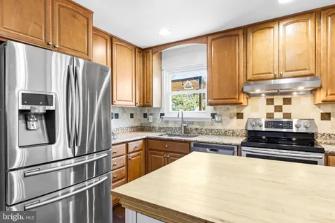 $565,000 | 132 Red Fox Circle, Glen Burnie, MD 21061