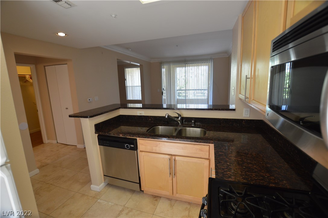 260 East Flamingo Road, Unit 328 Las Vegas, NV 89169 - Photo 10 of 50 Gallery Image 10