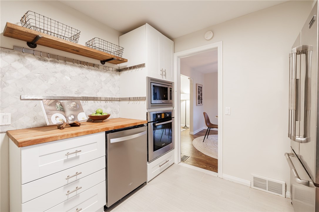 195 Laney Road Rochester, NY 14620 - Photo 12 of 26