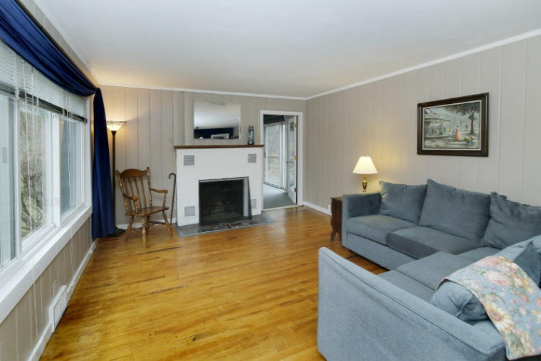 3003 Wellington Road Kalamazoo, MI 49008 - Photo 4 of 31 14053198_03