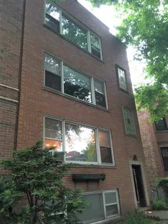 $2,500 | 4208 North Leavitt Street, Unit 3, Chicago, IL 60618