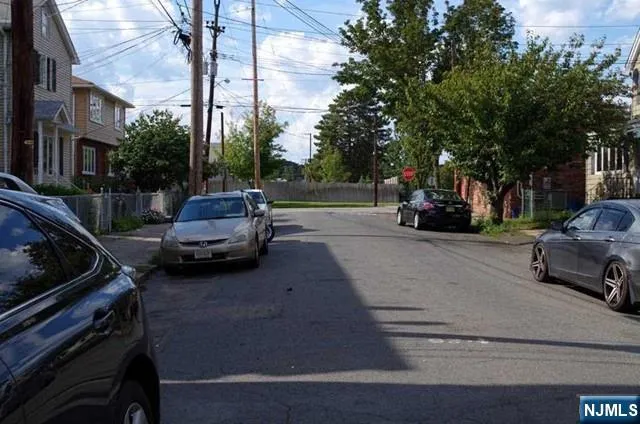 $2,375 | 12 Wadsworth Street, Unit 2, Wallington, NJ 07057