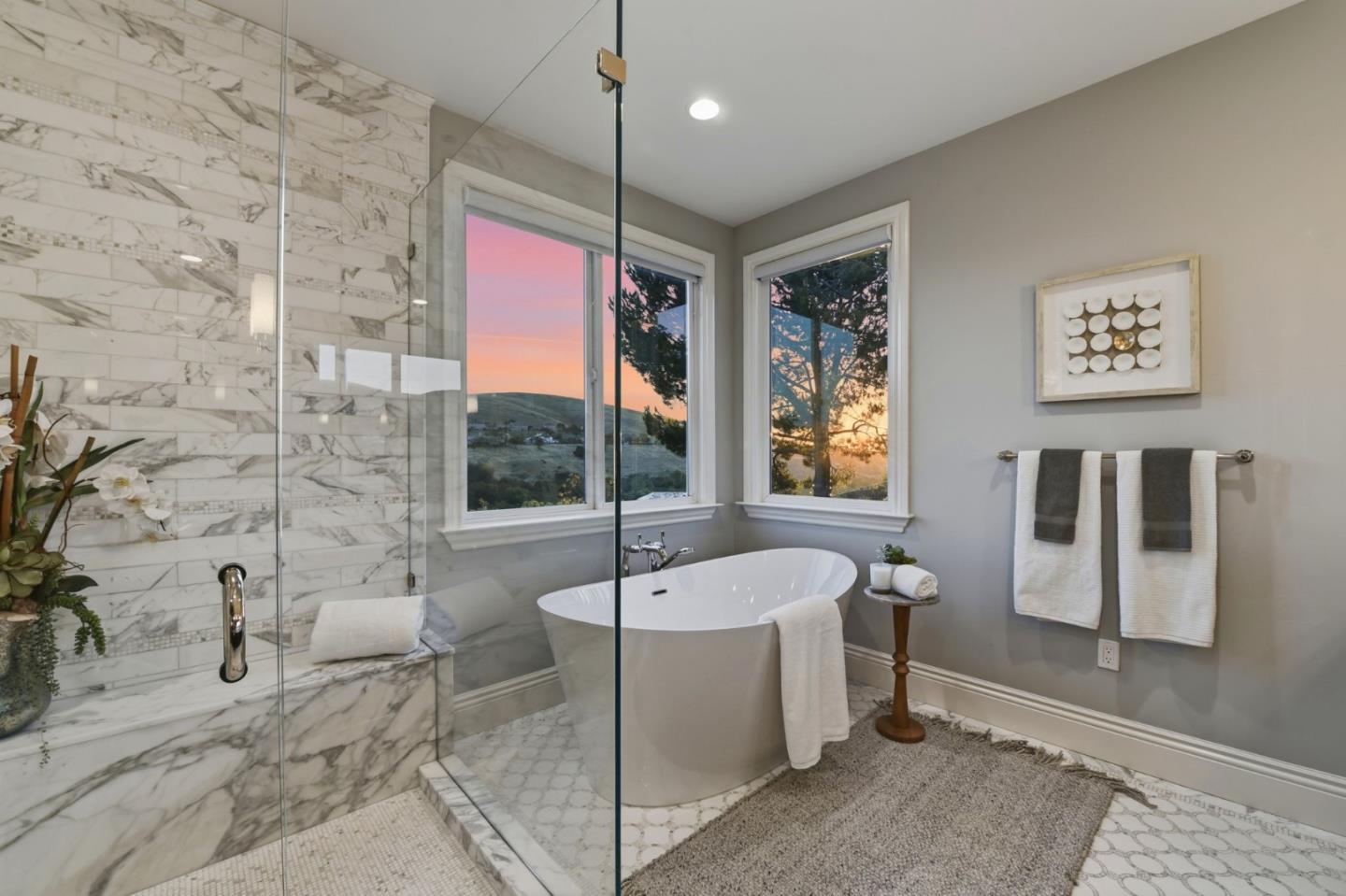 2566 Bentley Ridge Drive San Jose, CA 95138 - Photo 74 of 101 a spacious bathroom with a bathtub and sink