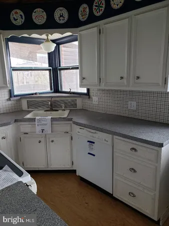 $49,000 | 502 West Girard Street, Mount Carmel, PA 17851