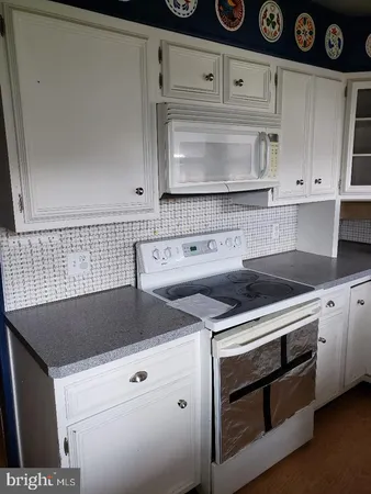 $49,000 | 502 West Girard Street, Mount Carmel, PA 17851