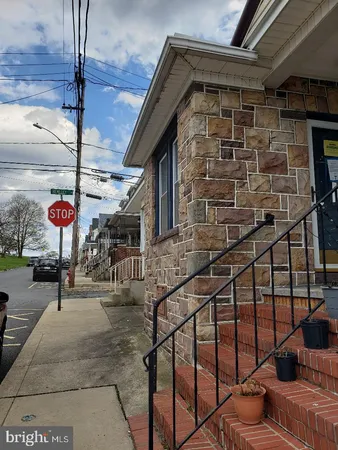 $49,000 | 502 West Girard Street, Mount Carmel, PA 17851