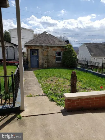 $49,000 | 502 West Girard Street, Mount Carmel, PA 17851