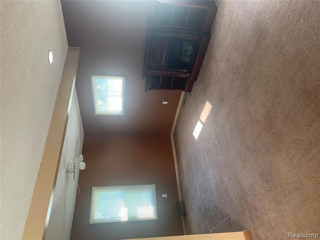 2186 Belsay Road Burton, MI 48519 - Photo 14 of 32
