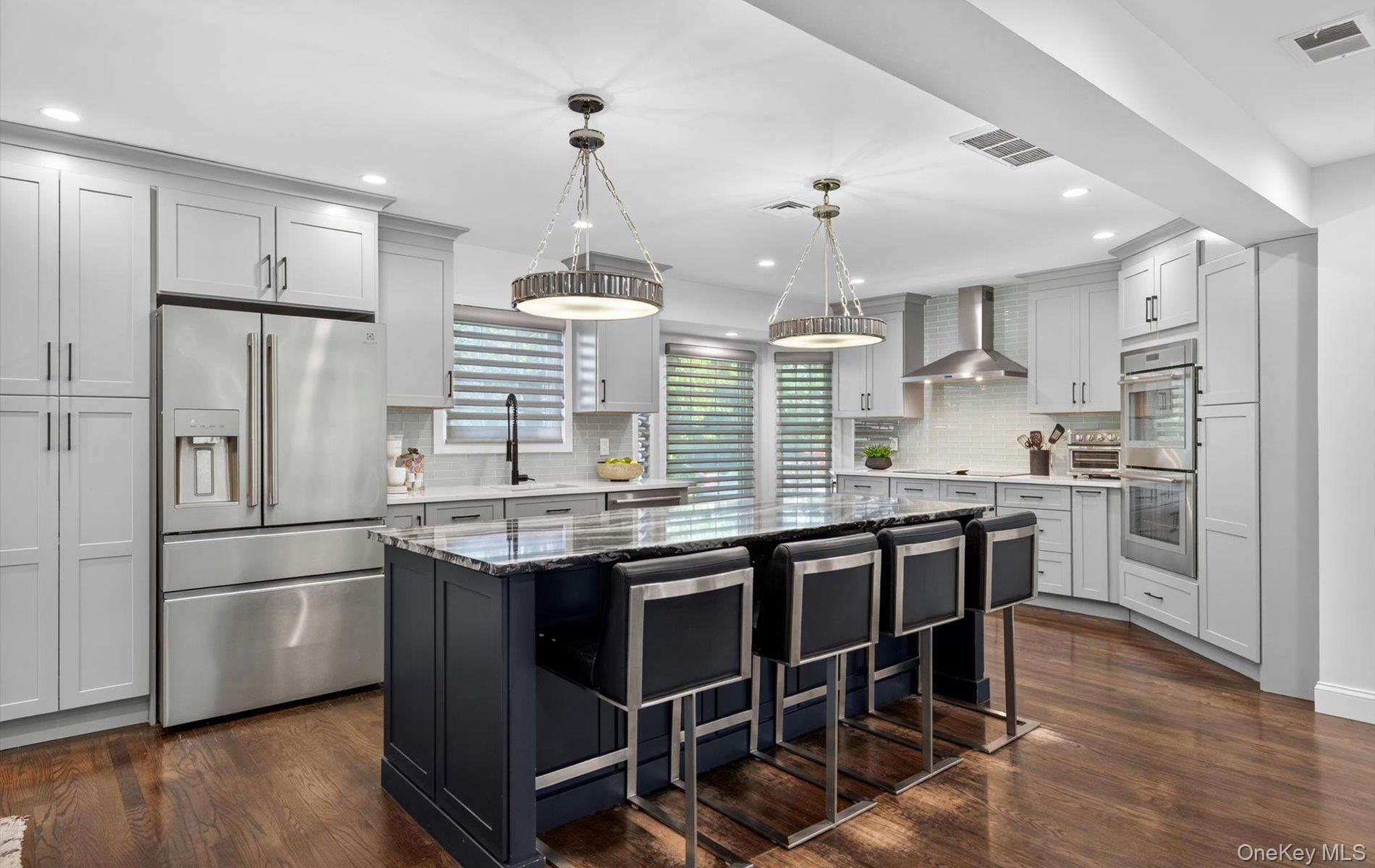 88 Hidden Ridge Drive Syosset, NY 11791 - Photo 10 of 37