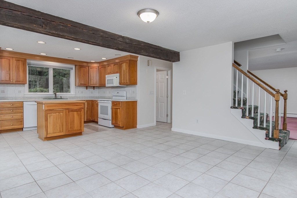 551 Old Dunstable Road Groton, MA 01450 - Photo 11 of 36