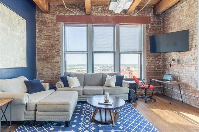 $169,000 | 308 West 8th Street, Unit 516, Kansas City, MO 64105
