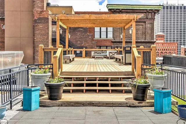 $169,000 | 308 West 8th Street, Unit 516, Kansas City, MO 64105