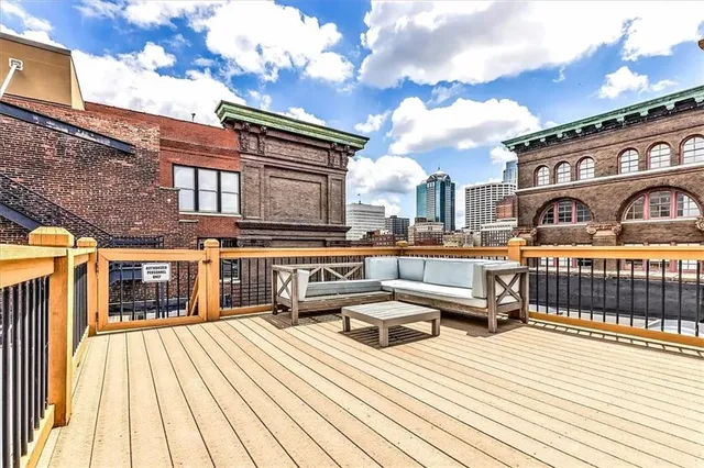 $169,000 | 308 West 8th Street, Unit 516, Kansas City, MO 64105