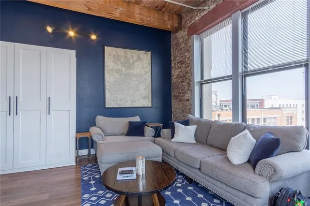 $169,000 | 308 West 8th Street, Unit 516, Kansas City, MO 64105