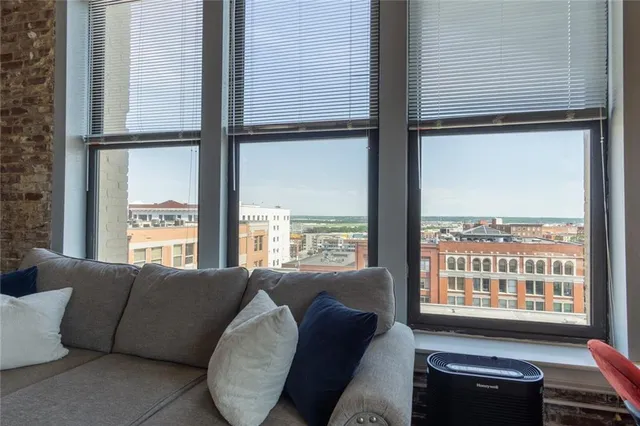 $169,000 | 308 West 8th Street, Unit 516, Kansas City, MO 64105