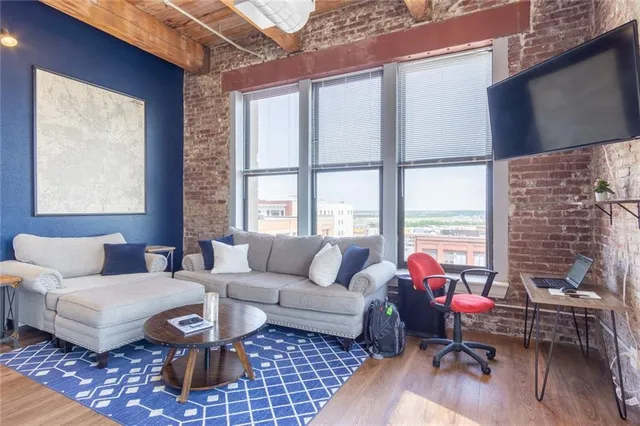 $169,000 | 308 West 8th Street, Unit 516, Kansas City, MO 64105