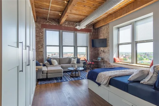 $169,000 | 308 West 8th Street, Unit 516, Kansas City, MO 64105