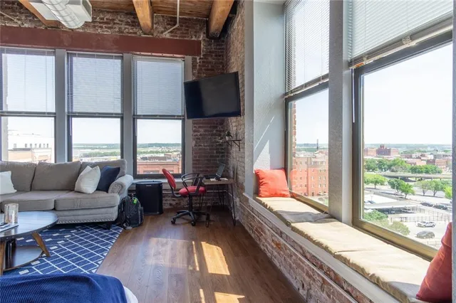 $169,000 | 308 West 8th Street, Unit 516, Kansas City, MO 64105
