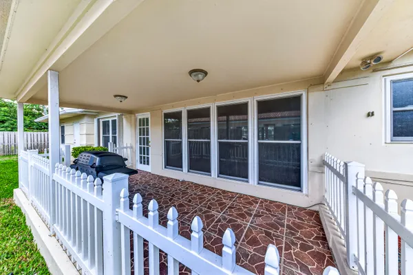 $3,700 | 2750 Southeast 3rd Street, Pompano Beach, FL 33062
