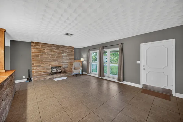 $3,700 | 2750 Southeast 3rd Street, Pompano Beach, FL 33062