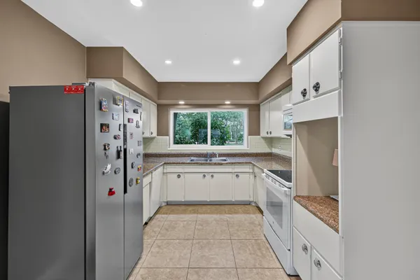 $3,700 | 2750 Southeast 3rd Street, Pompano Beach, FL 33062