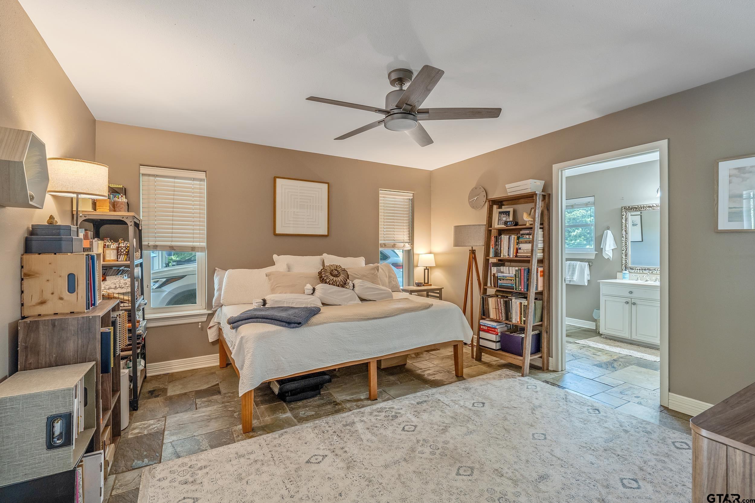 377 Utzman Road Kilgore, TX 75662 - Photo 11 of 40