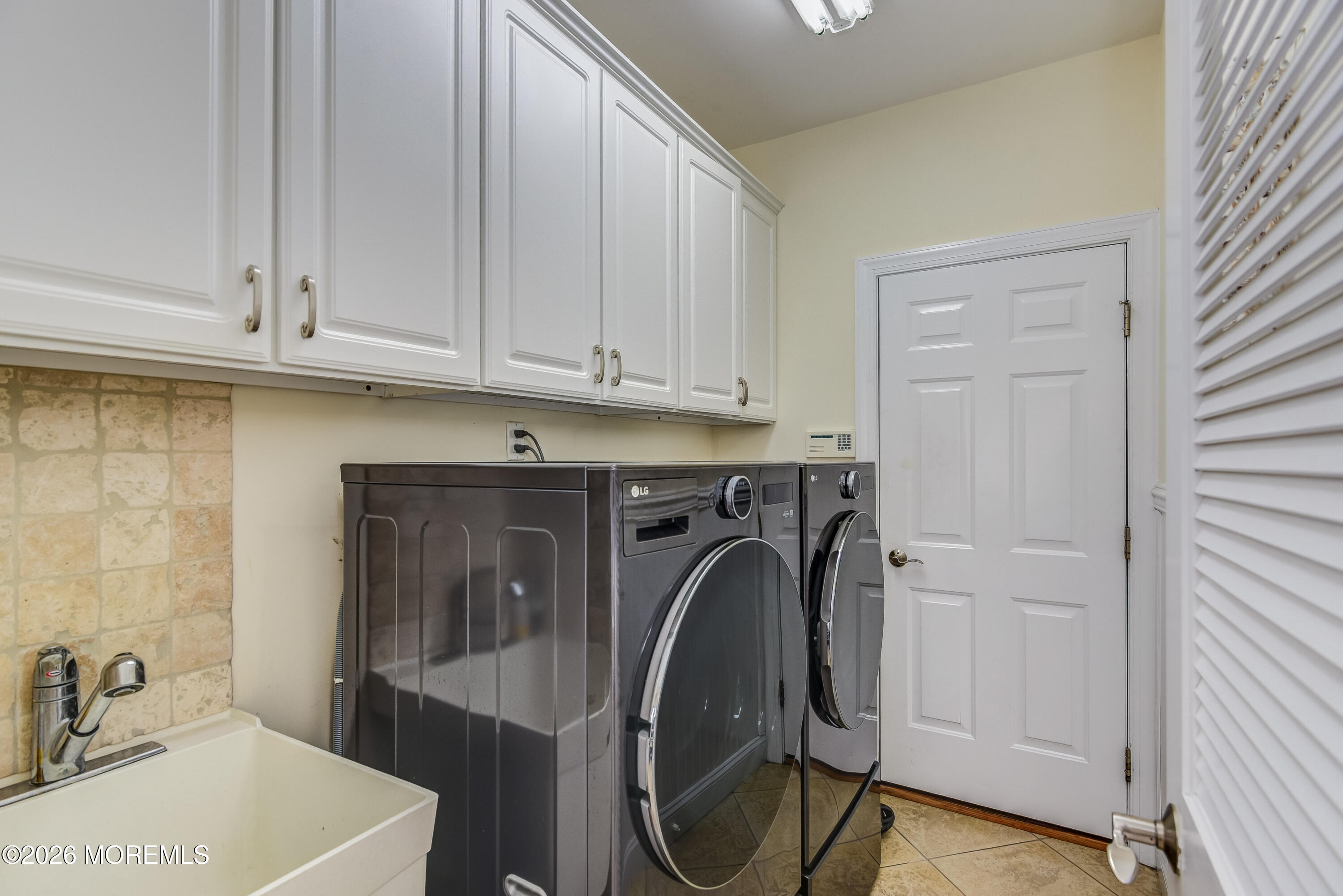 220 Lloyd Road Aberdeen, NJ 07747 - Photo 13 of 30 Laundry Room-1