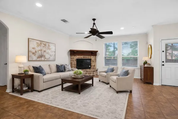 $3,900 | 74 North Whistling Swan Place, Spring, TX 77389