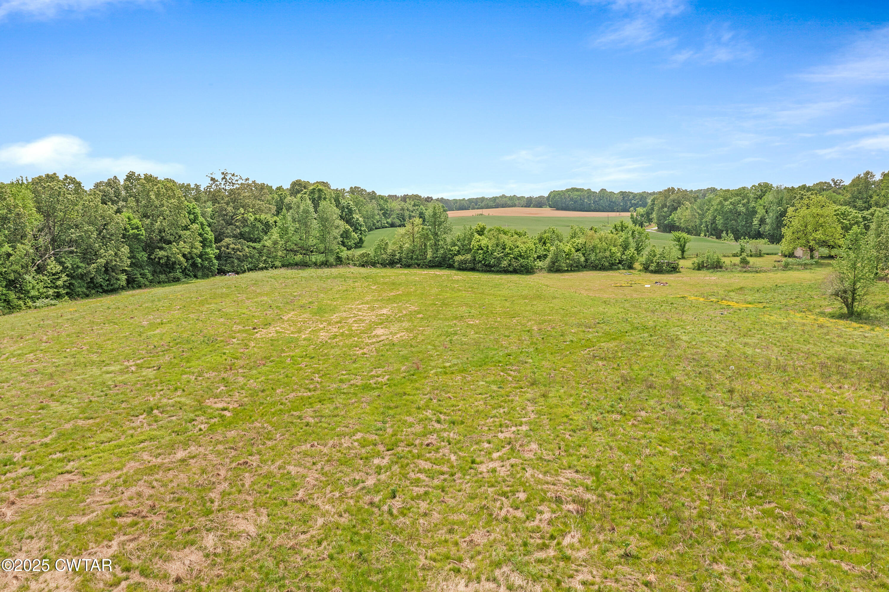 713 Caudle Store Road Greenfield, TN 38230 - Photo 3 of 28 a view of an ocean from a yard