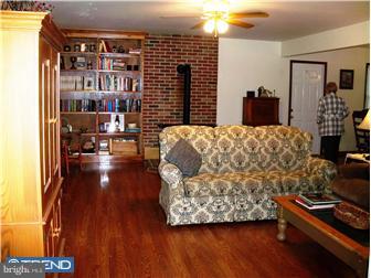 271 Croshaw Road Wrightstown, NJ 08562 - Photo 7 of 12 Living Room