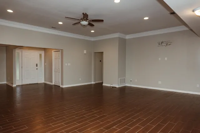 $2,995 | 16 Mariners Lane, Mary Esther, FL 32569