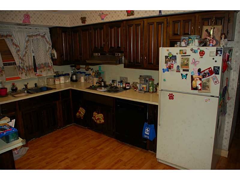 197 Hanton Road North Smithfield, RI 02896 - Photo 4 of 6 Kitchen.
