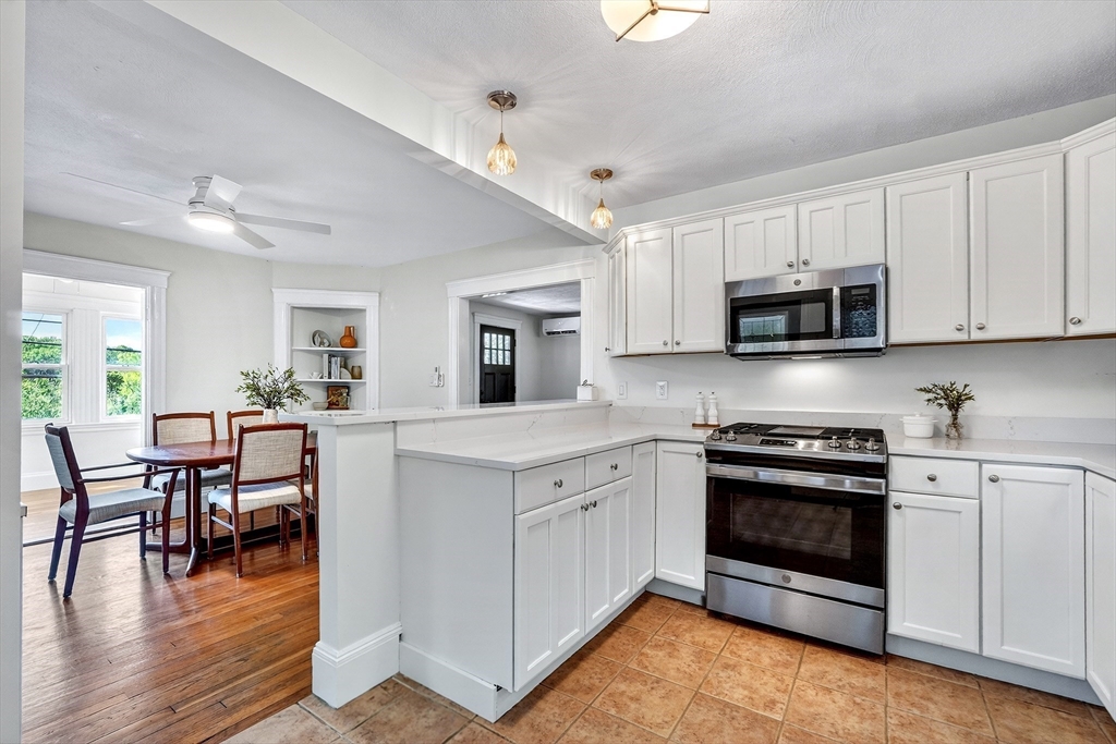 214 Laurel Street Melrose, MA 02176 - Photo 12 of 37