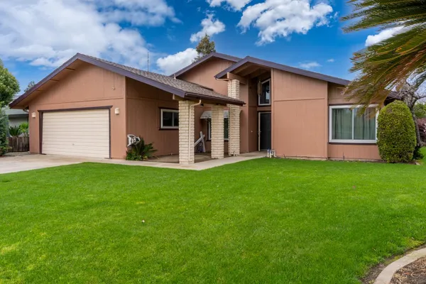 $390,000 | 1340 Lewis Street, Selma, CA 93662