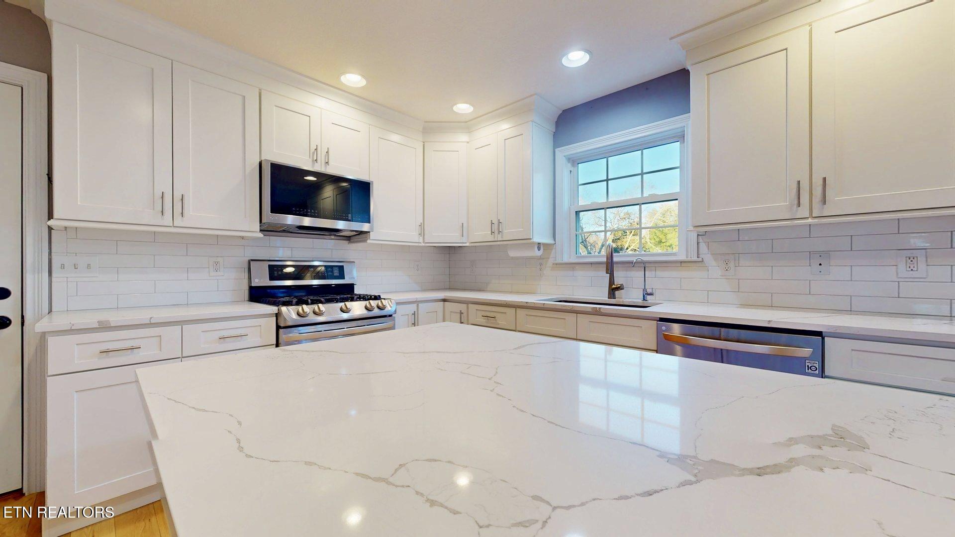 10050 Hines Valley Road Lenoir City, TN 37771 - Photo 24 of 50 Main Kitchen