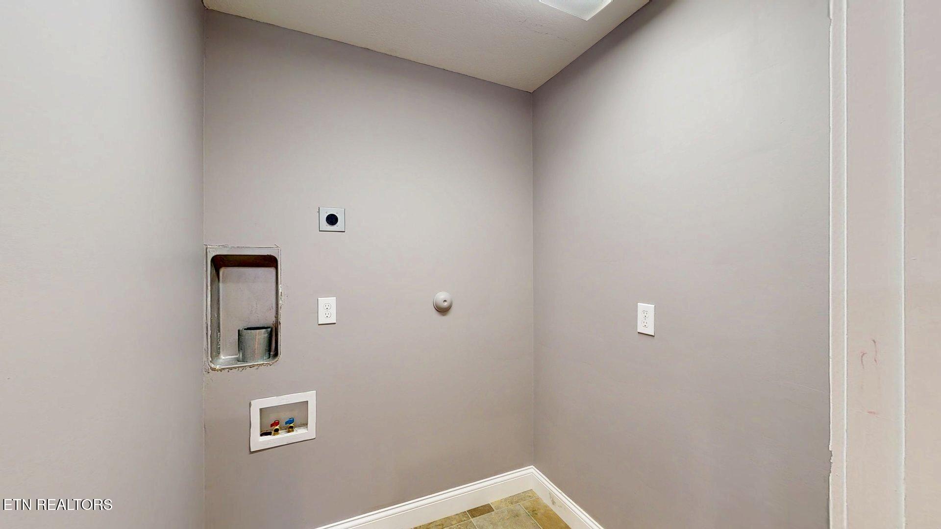 10050 Hines Valley Road Lenoir City, TN 37771 - Photo 47 of 50 Main Floor Laundry