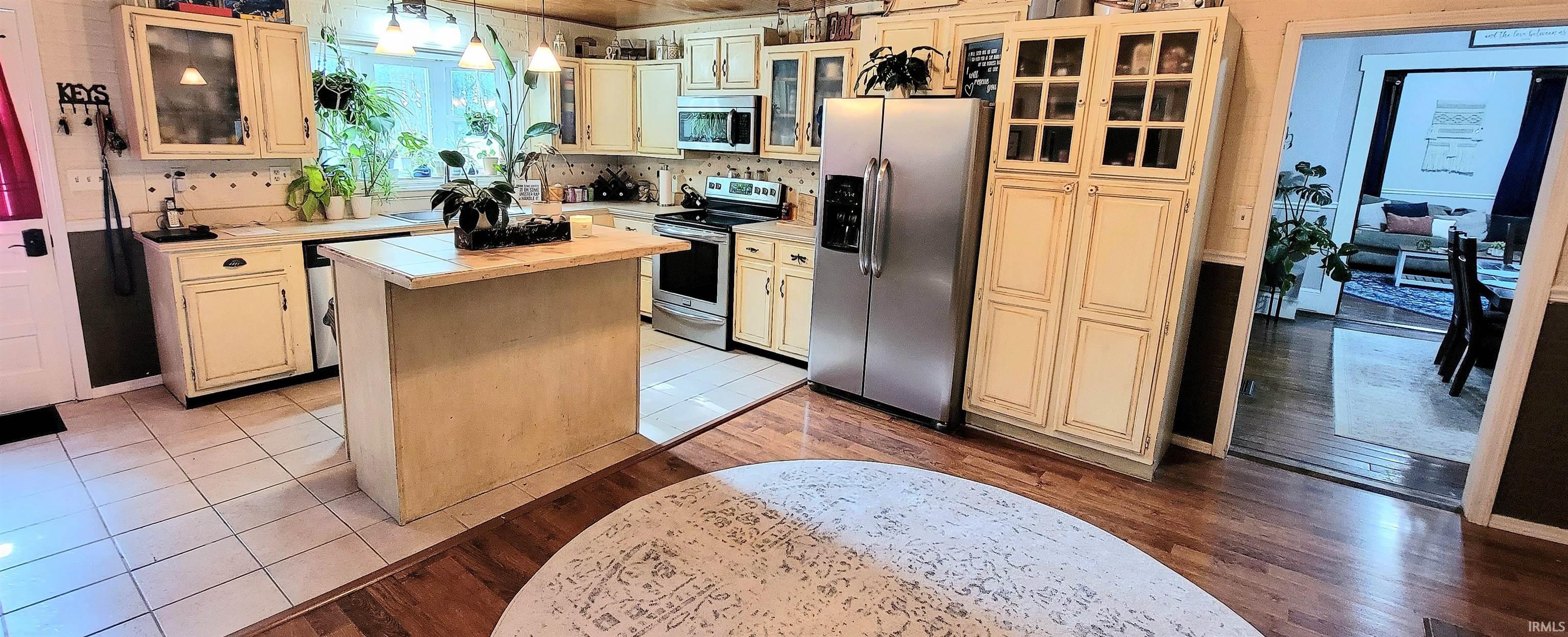 228 East Park Road Montgomery, IN 47558 - Photo 7 of 34