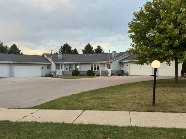 $285,000 | 4025 Mackinac Drive, Janesville, WI 53546