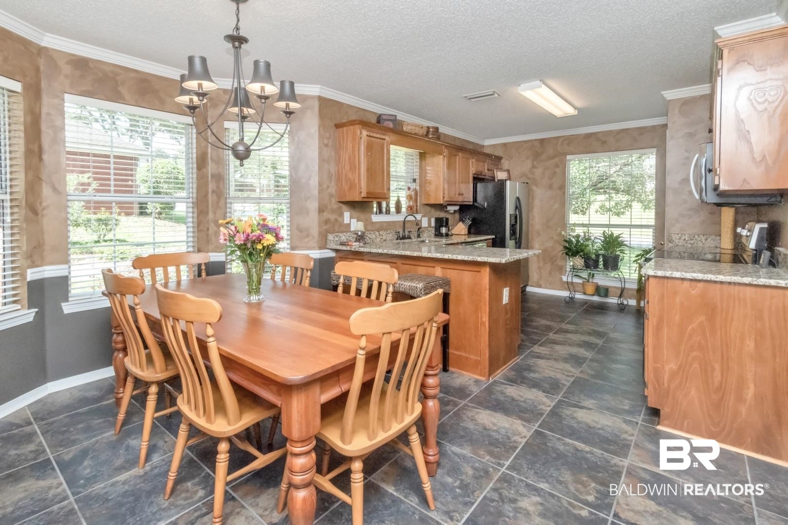1040 West Wakefield Drive Mobile, AL 36695 - Photo 9 of 31