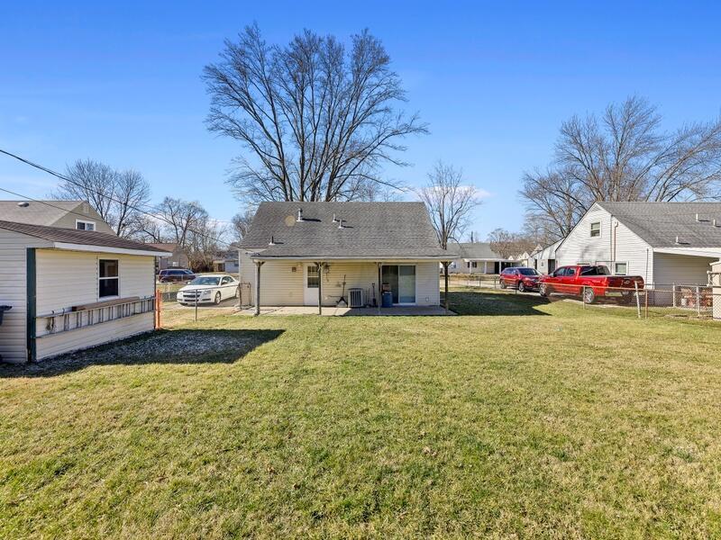 930 Bucknell Road Columbus, OH 43213 - Photo 2 of 13 Backyard