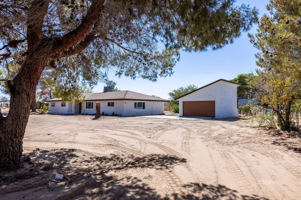 1135 North Mahan Street Ridgecrest, CA 93555 - Photo 2 of 46