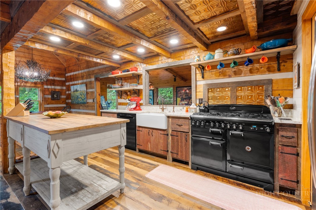 982 Jake's Mountain Road Deep Gap, NC 28618 - Photo 10 of 50 Gallery Image 10