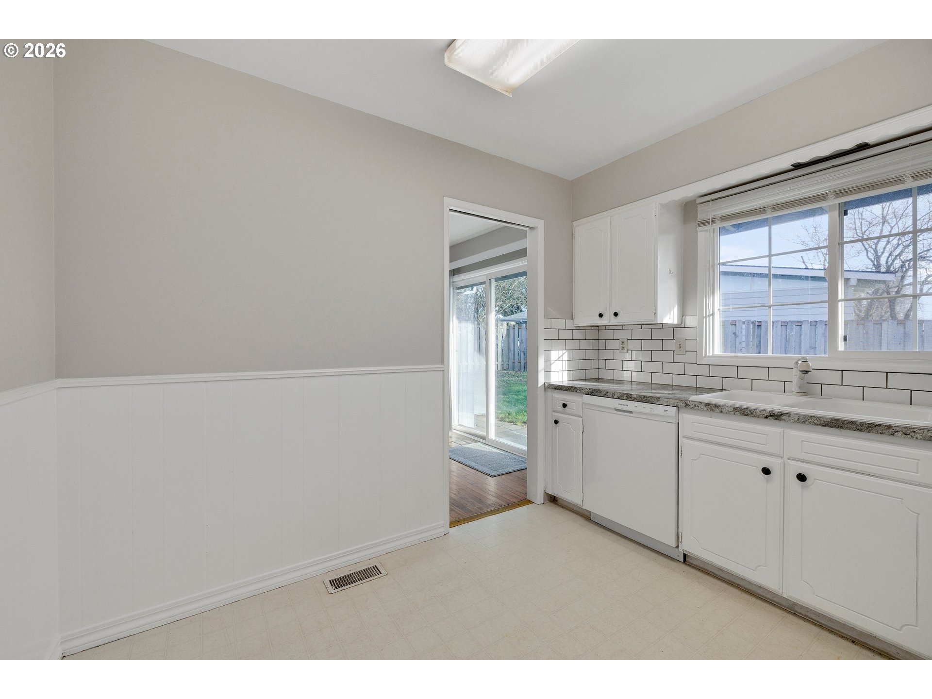 12870 Southwest 63rd Avenue Portland, OR 97219 - Photo 19 of 37 Kitchen/Nook