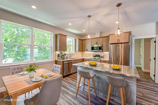 $3,925 | 1 Conklin Street, Unit 105, Farmingdale, NY 11735